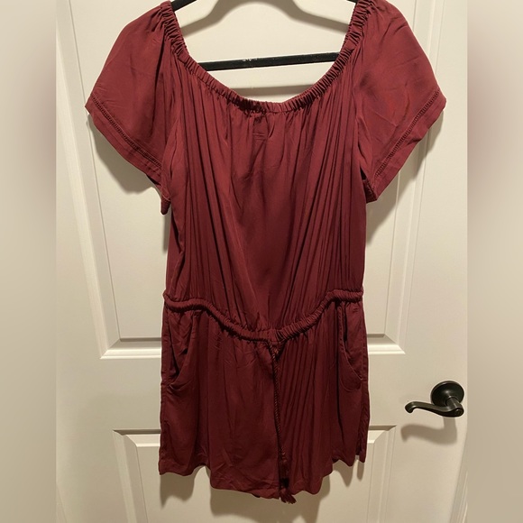 Off the Shoulder Romper - Picture 2 of 2